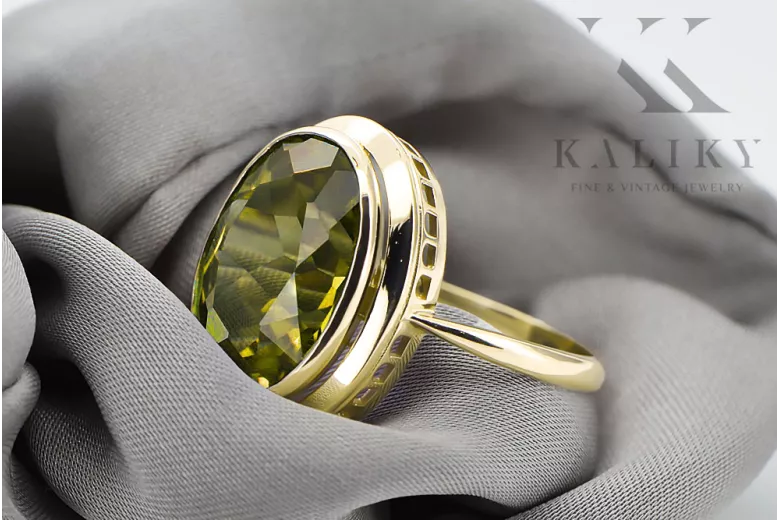 Yellow Peridot 14K Yellow gold Ring Vintage Jewlery vrc285y
